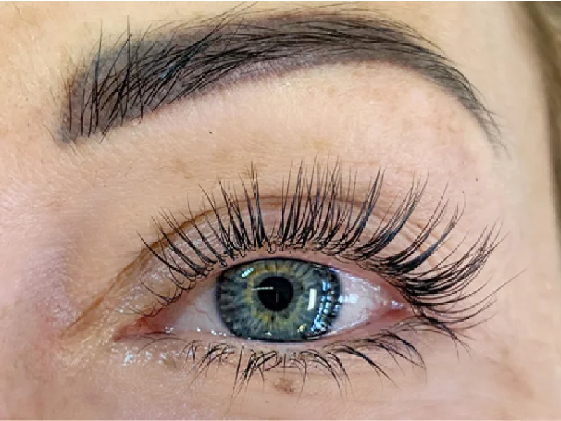 Eyelash consultation