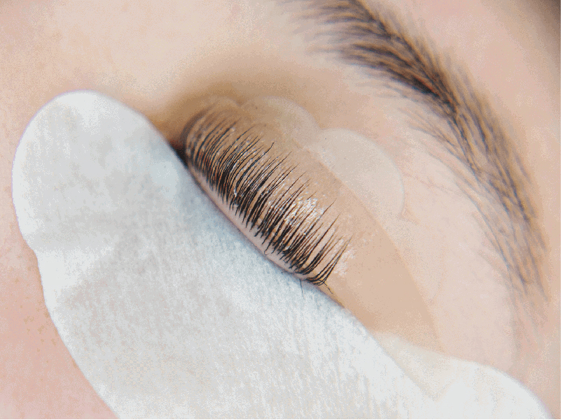 Eyelash consultation